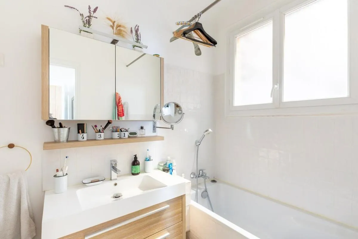 Copernic- Ci - Apt For 2 P 10 Min From Arc De Triomphe Paris France