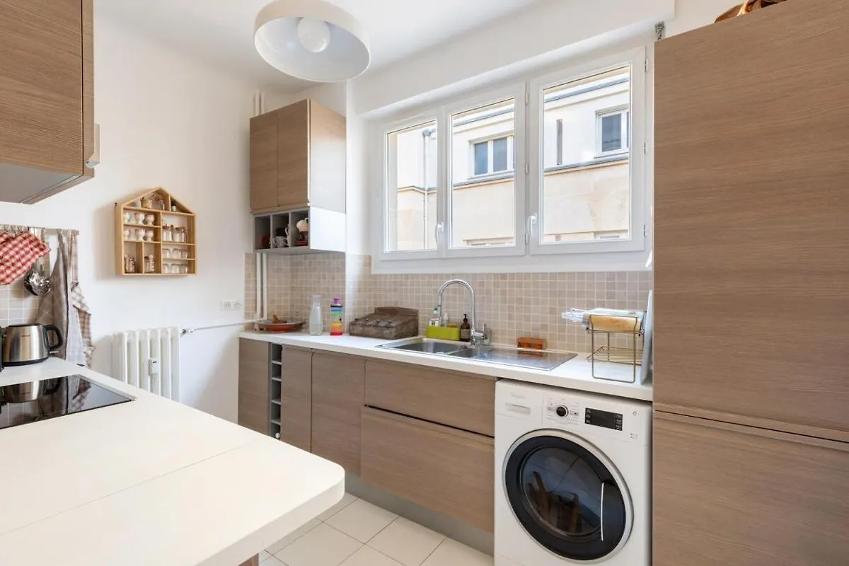 Copernic- Ci - Apt For 2 P 10 Min From Arc De Triomphe Paris 0*,